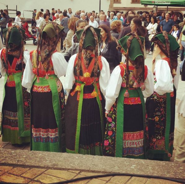 Costume femminile di Samugheo Costume femminile di Samugheo