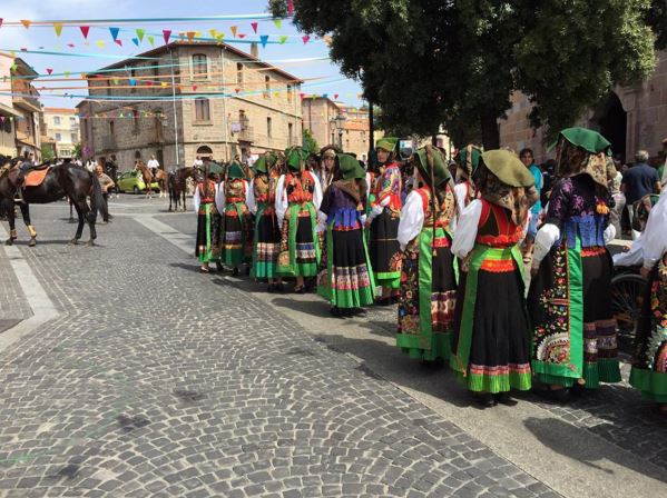 Costume sardo Samugheo Costume sardo Samugheo